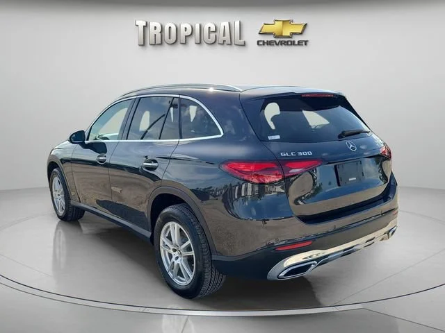 Used 2023 Gray Mercedes-Benz GLC 300 image 2