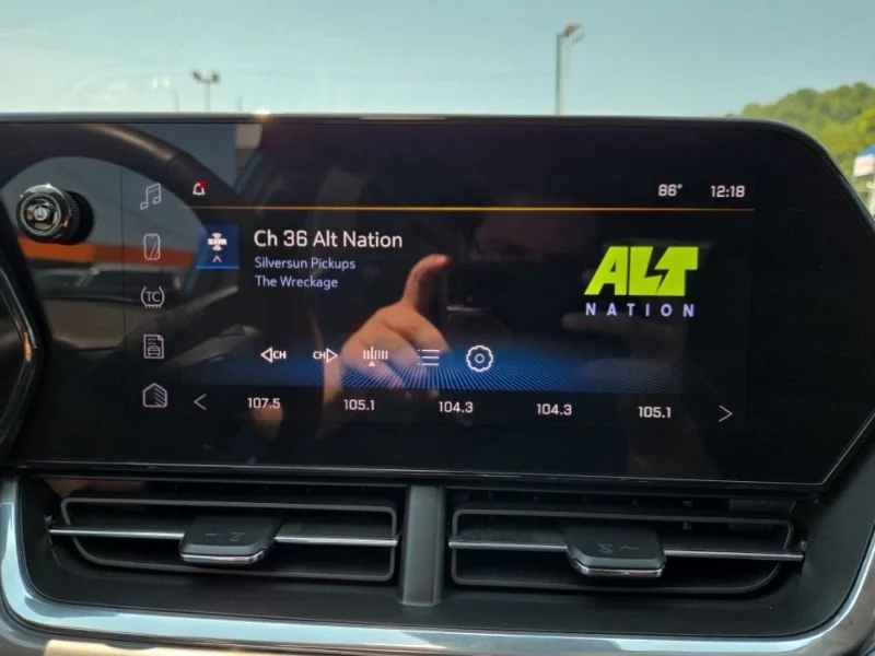 Used 2025 Blue Chevrolet ACTIV image 31