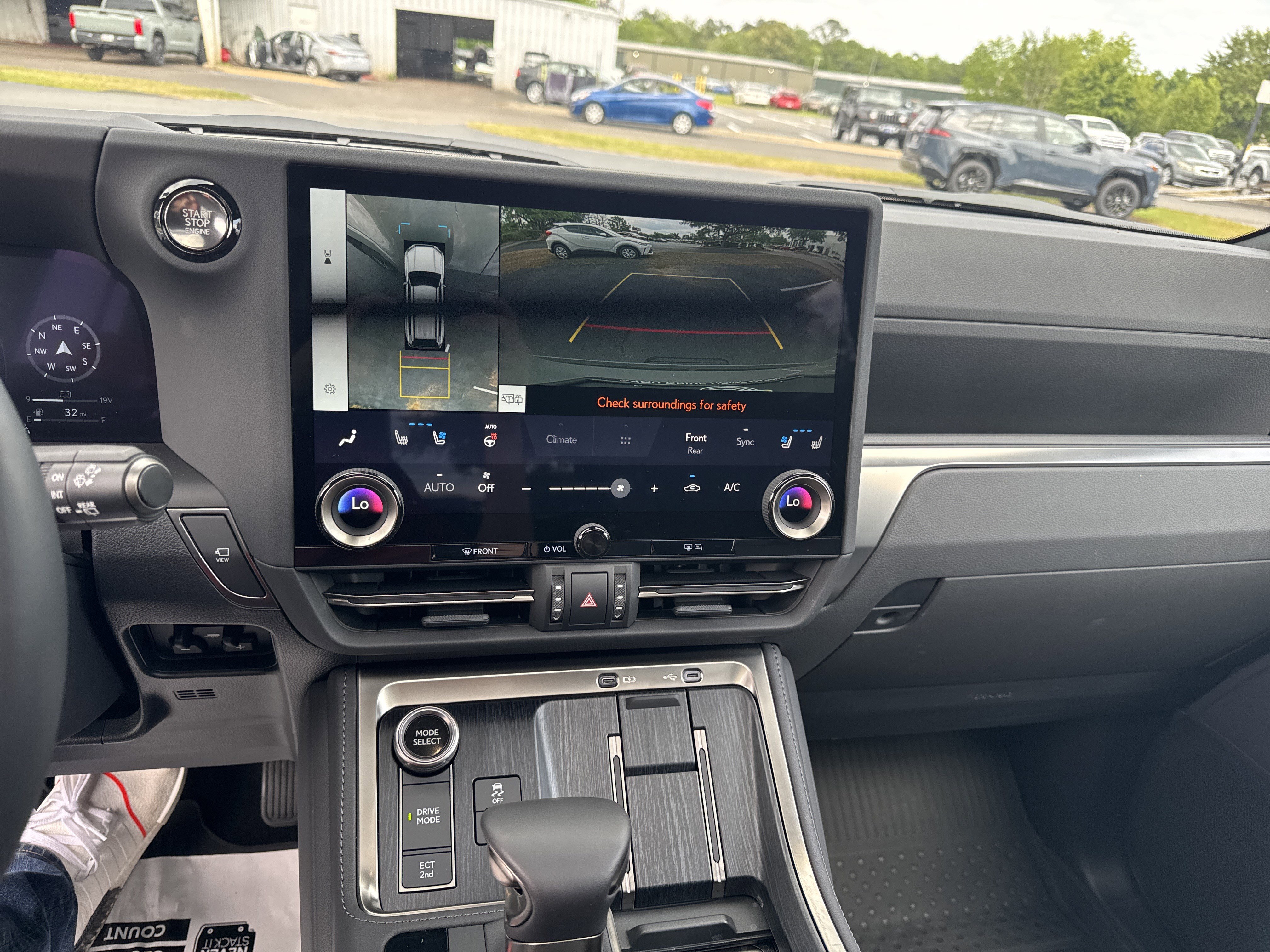 Used 2025 Incognito Lexus 550 Premium+ image 28