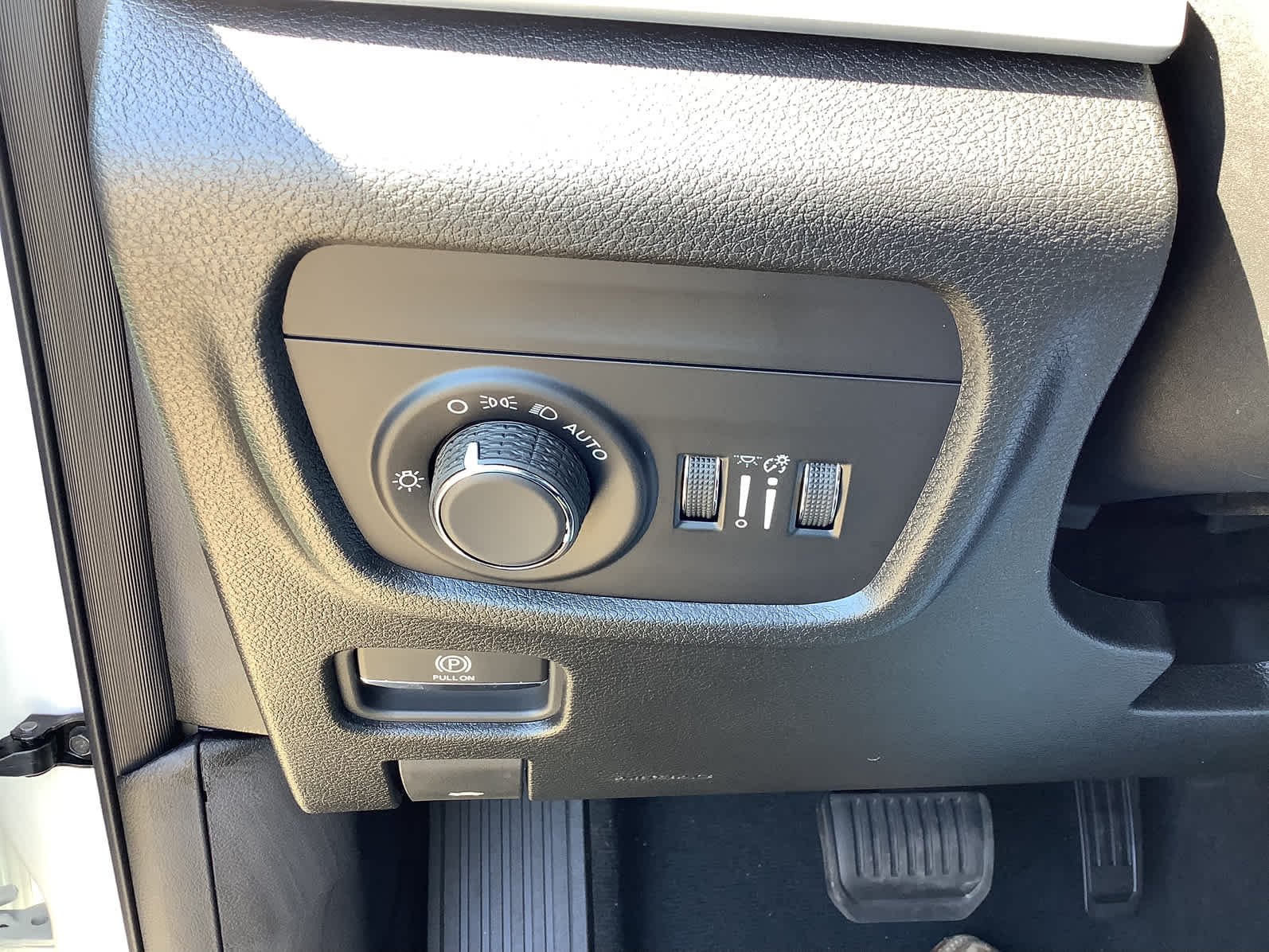 2025 Jeep Grand Cherokee Laredo - Photo 26