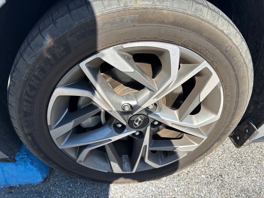 Used 2023 Silver Hyundai SEL image 12