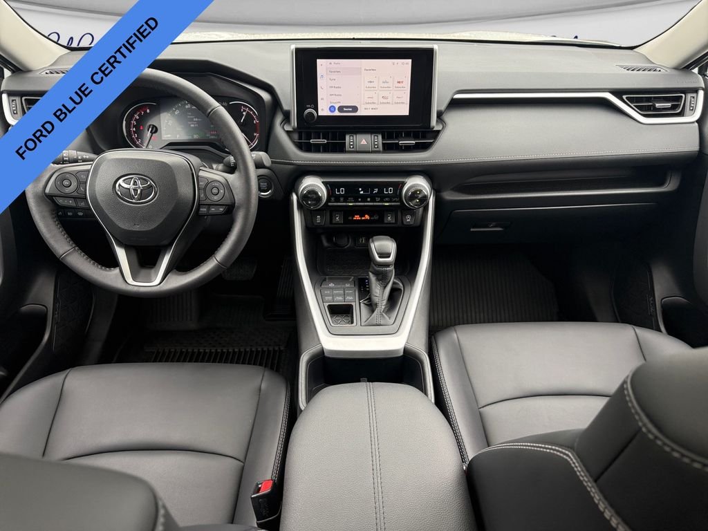Used 2025 Beige Toyota XLE Premium image 10