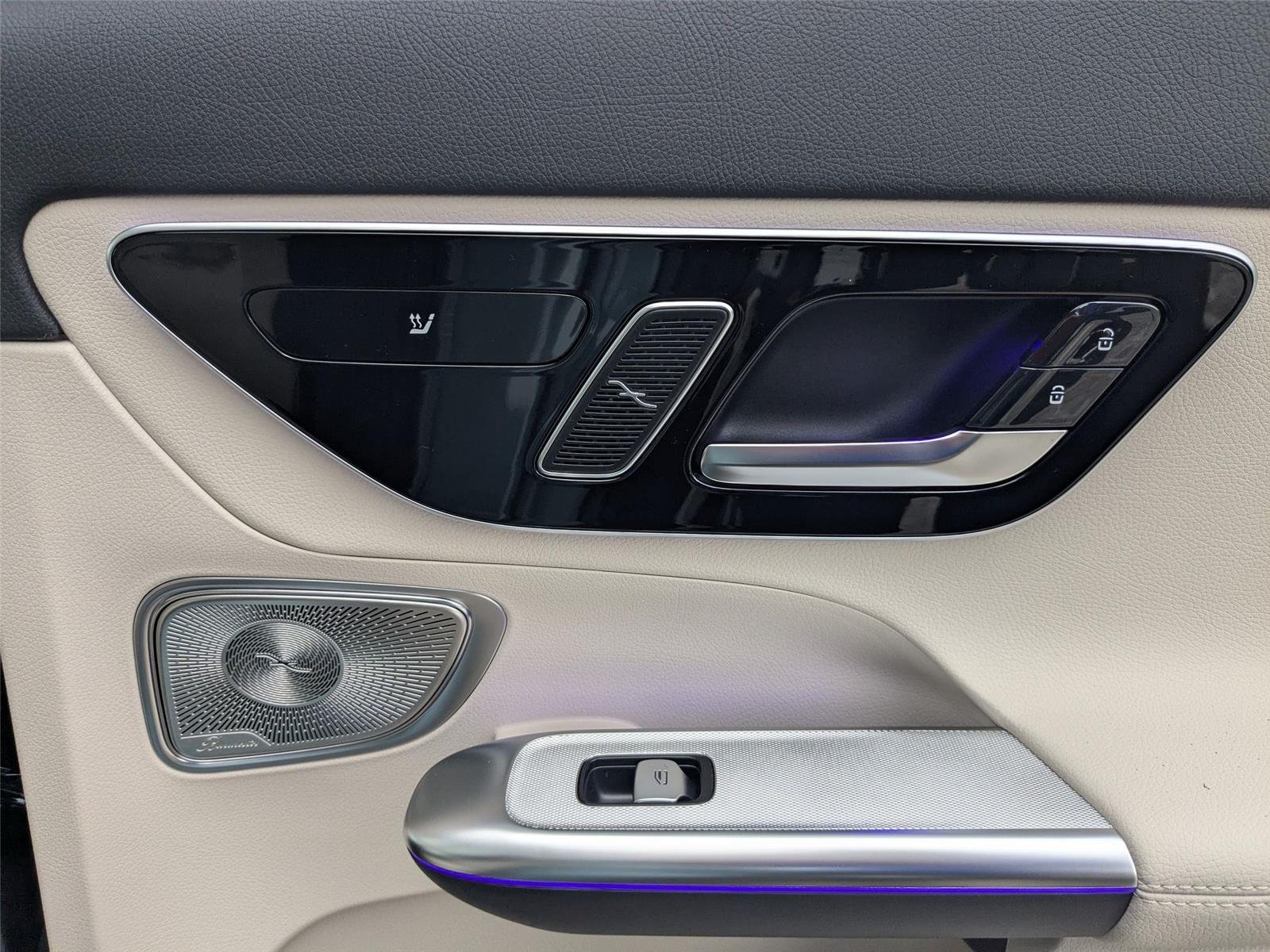 New 2026 Verde Silver Metallic Mercedes-Benz GLC 300 image 30