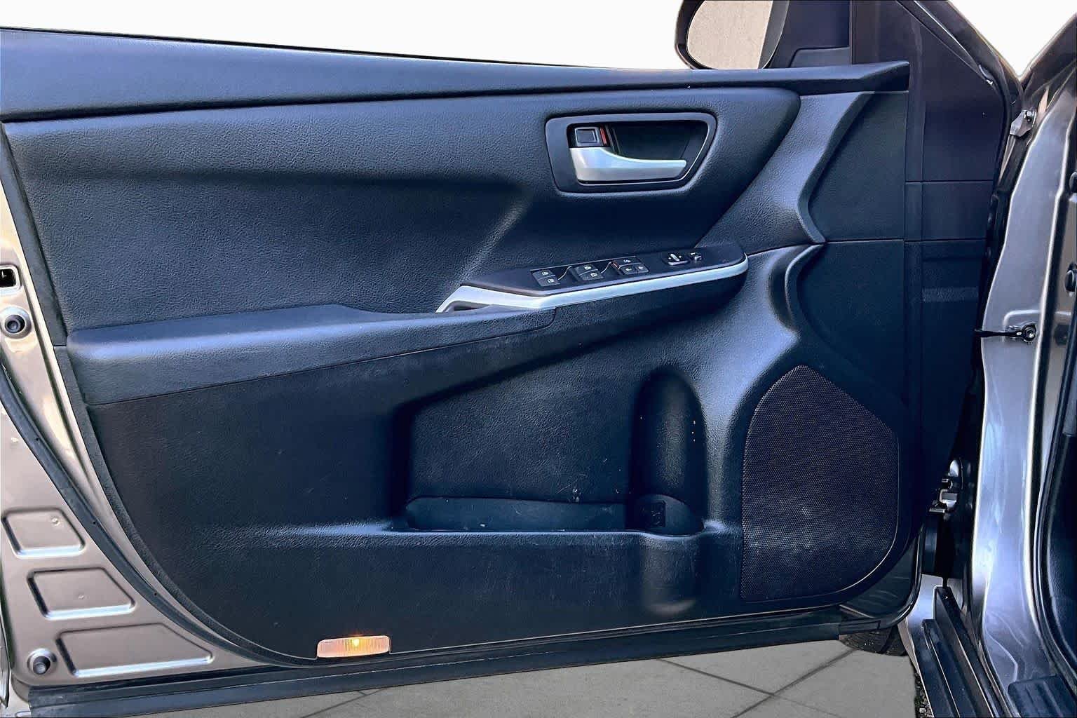 Used 2015 Predawn Gray Mica Toyota SE image 22