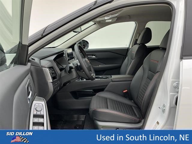 Used 2026 Everest White Pearl Tricoat Nissan Rock Creek image 17