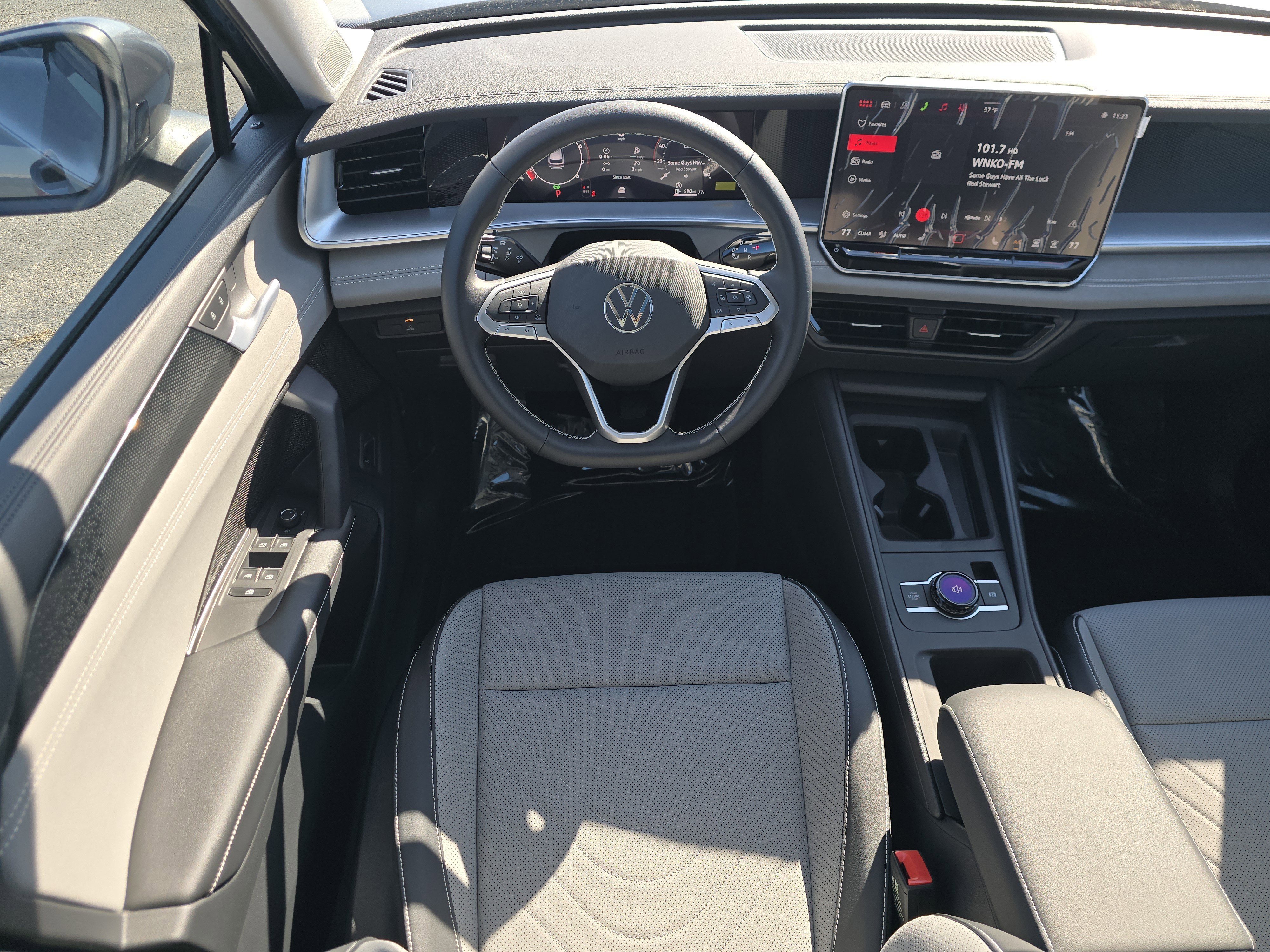 New 2026 Platinum Gray Metallic Volkswagen SE image 20