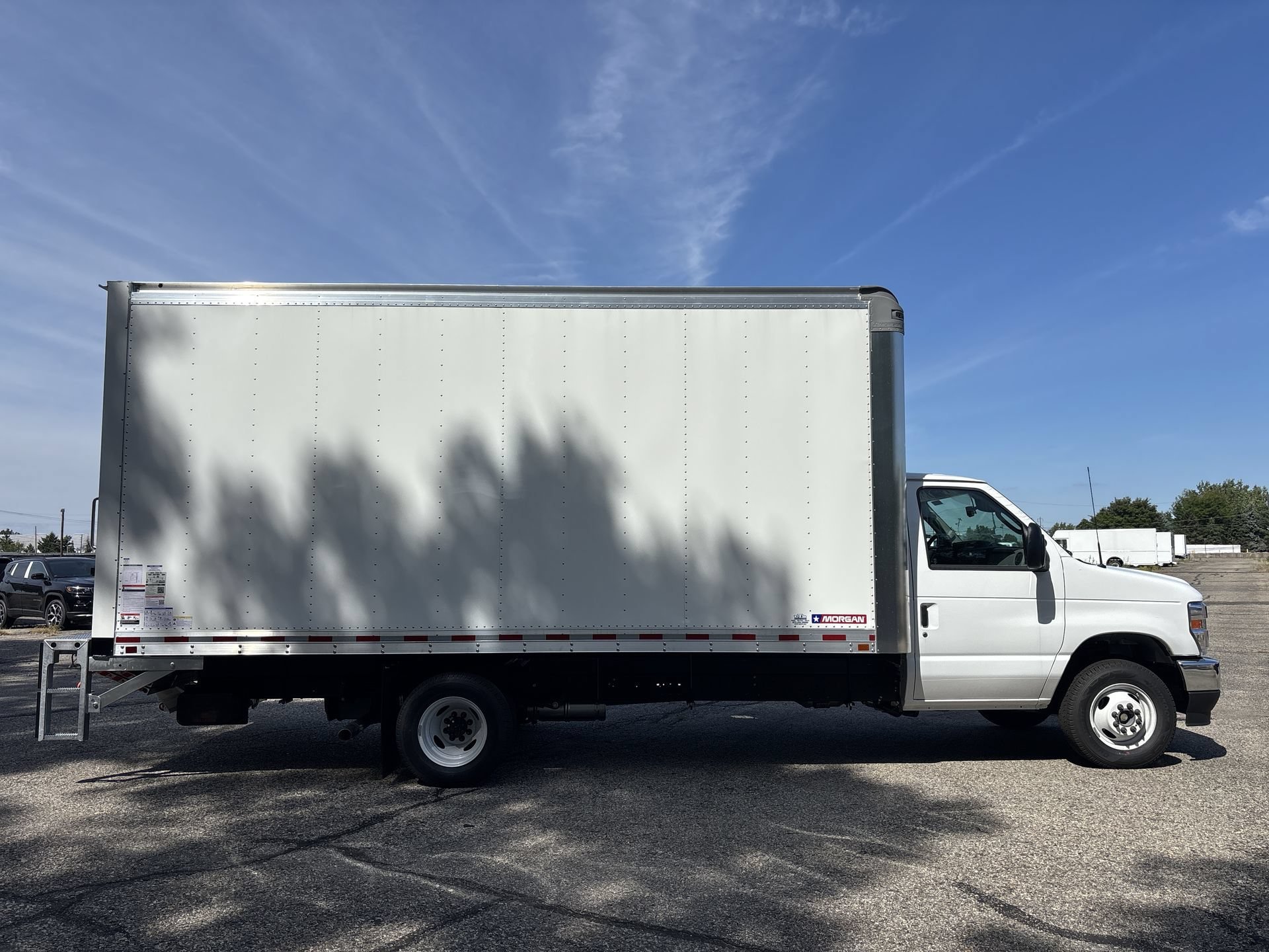 New 2027 Oxford White Ford E-450 DRW image 19