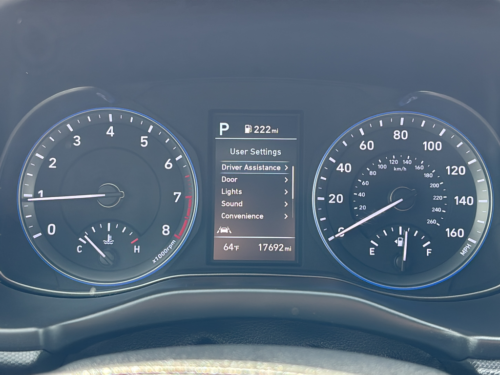 Used 2021 Chalk White Hyundai NIGHT image 28