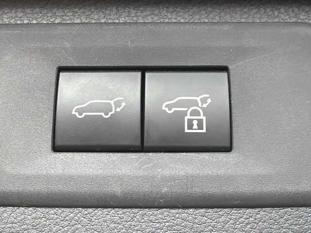 Used 2025 Black Toyota XLE image 19