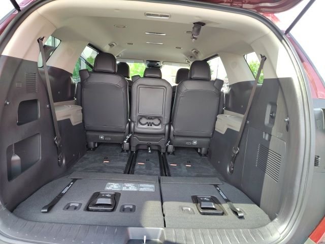 Used 2025 Red Kia LXS image 34