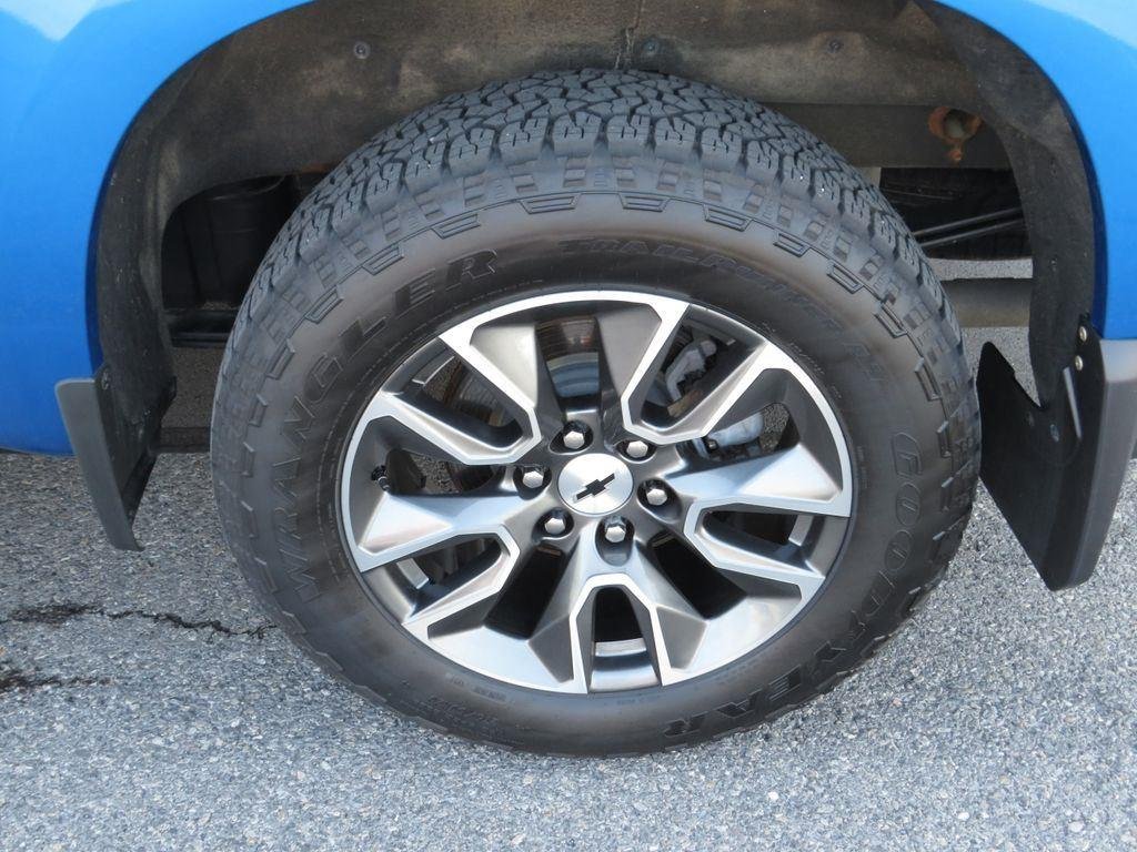 Used 2023 Glacier Blue Metallic Chevrolet RST image 14