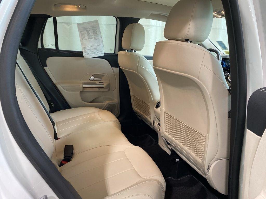 Used 2022 Polar White Mercedes-Benz GLA 250 image 16