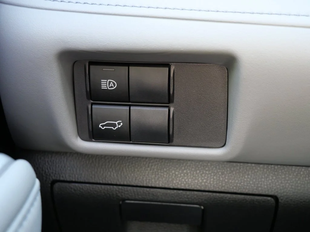 Used 2022 Silver Toyota XLE image 28