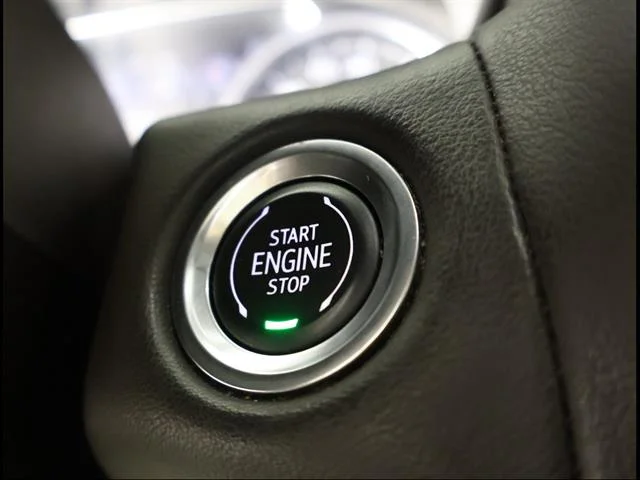 2021 Chevrolet Suburban Z71 - Photo 11