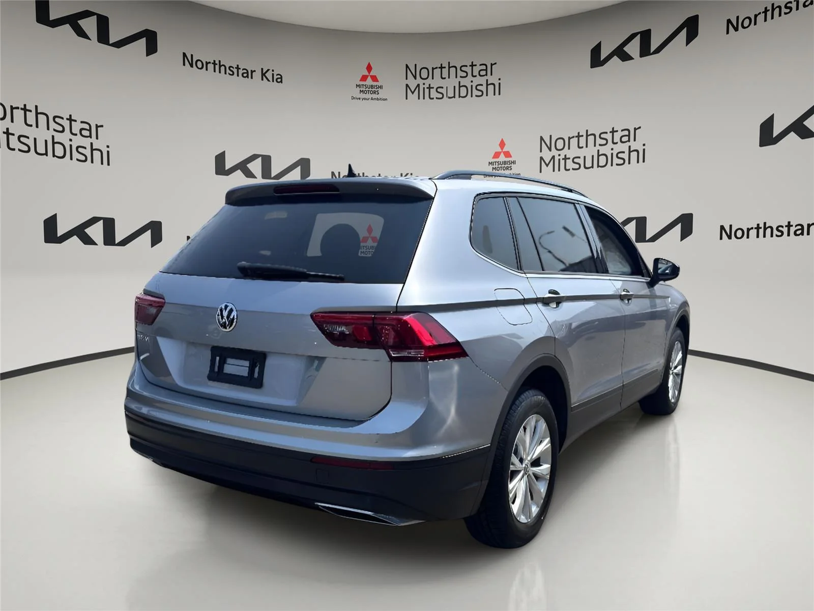 Used 2020 Pyrite Silver Metallic Volkswagen S image 4