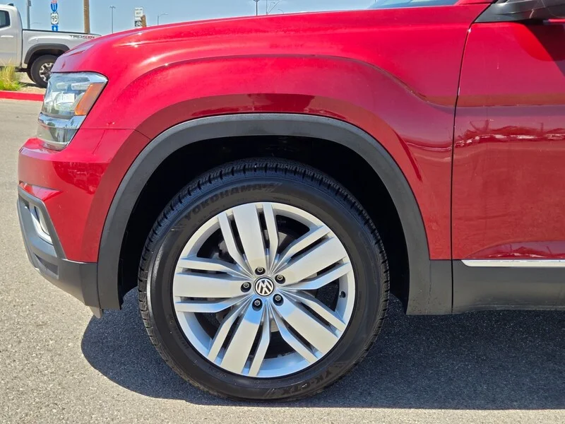 Used 2019 Red Volkswagen SEL image 7