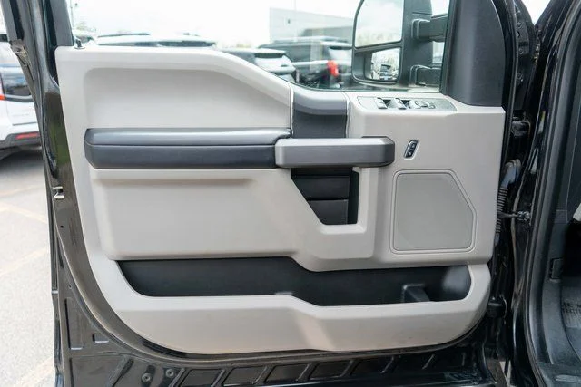 Used 2018 Black Ford XLT image 16