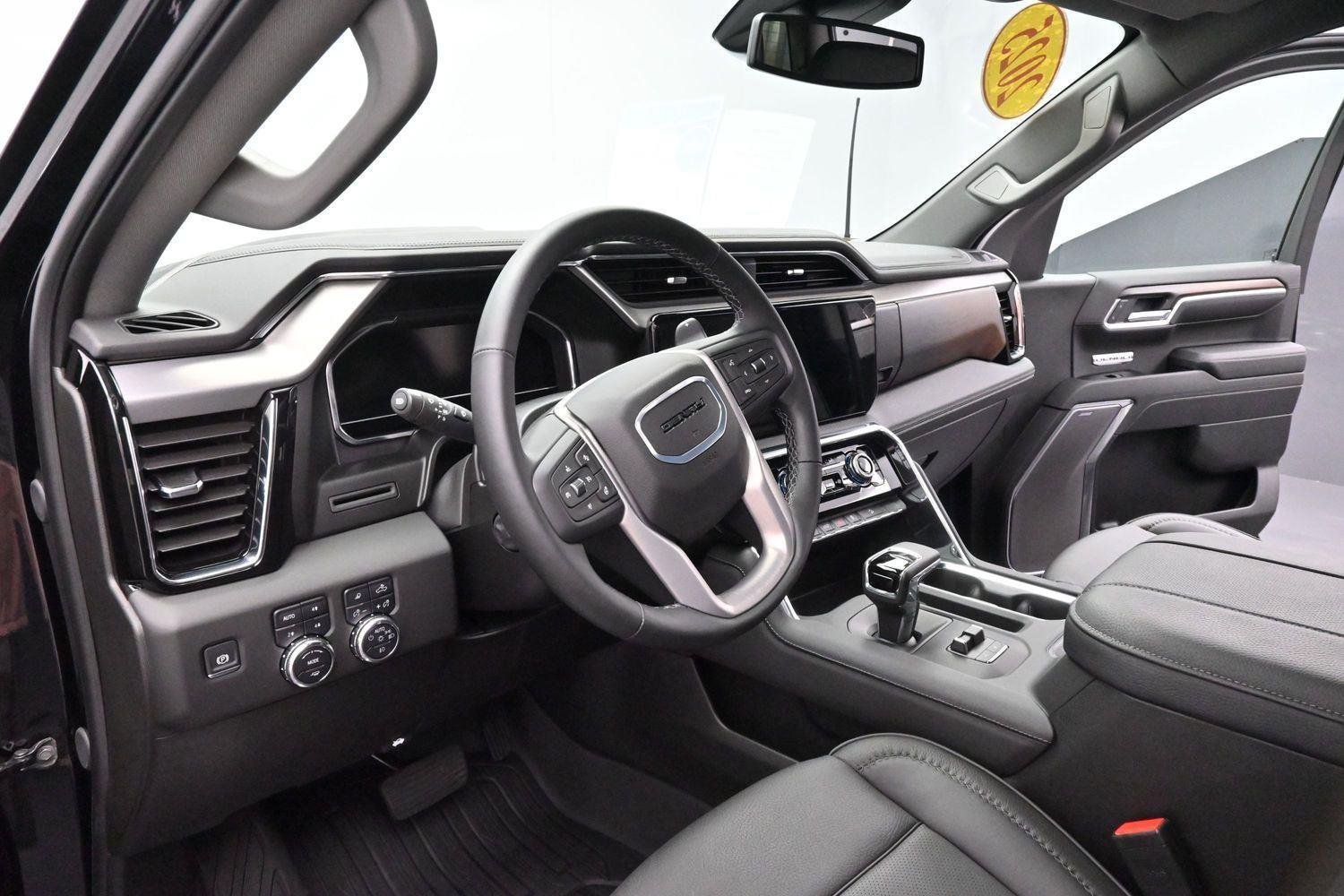 Used 2025 Onyx Black GMC Denali image 16