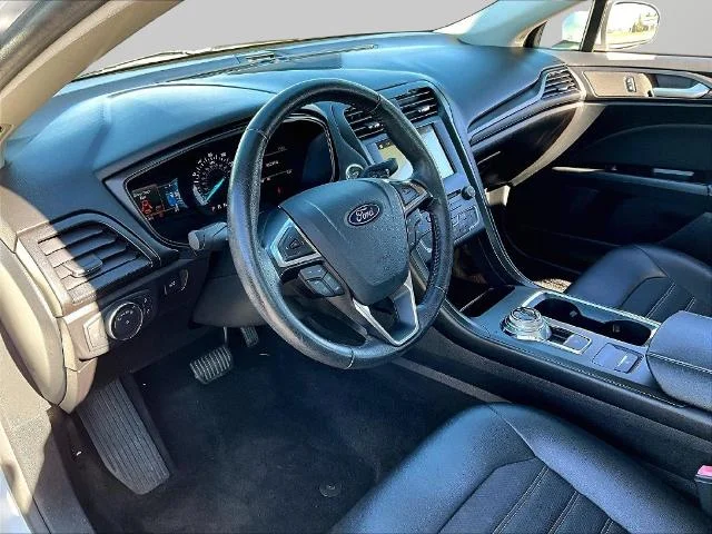 Used 2018 Oxford White Ford SE image 59