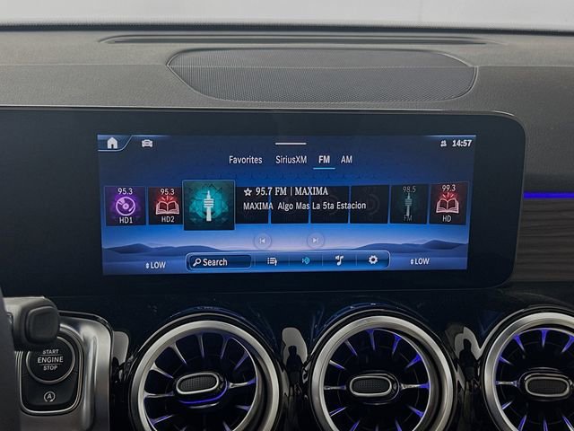 New 2026 Polar White Mercedes-Benz GLB 250 image 44