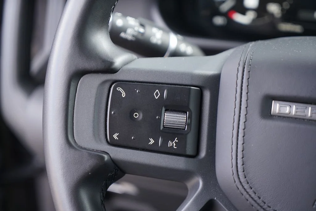 Used 2023 Gray Land Rover X image 13