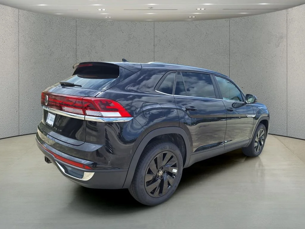 New 2026 Black Volkswagen 2.0T SE w/Technology image 5