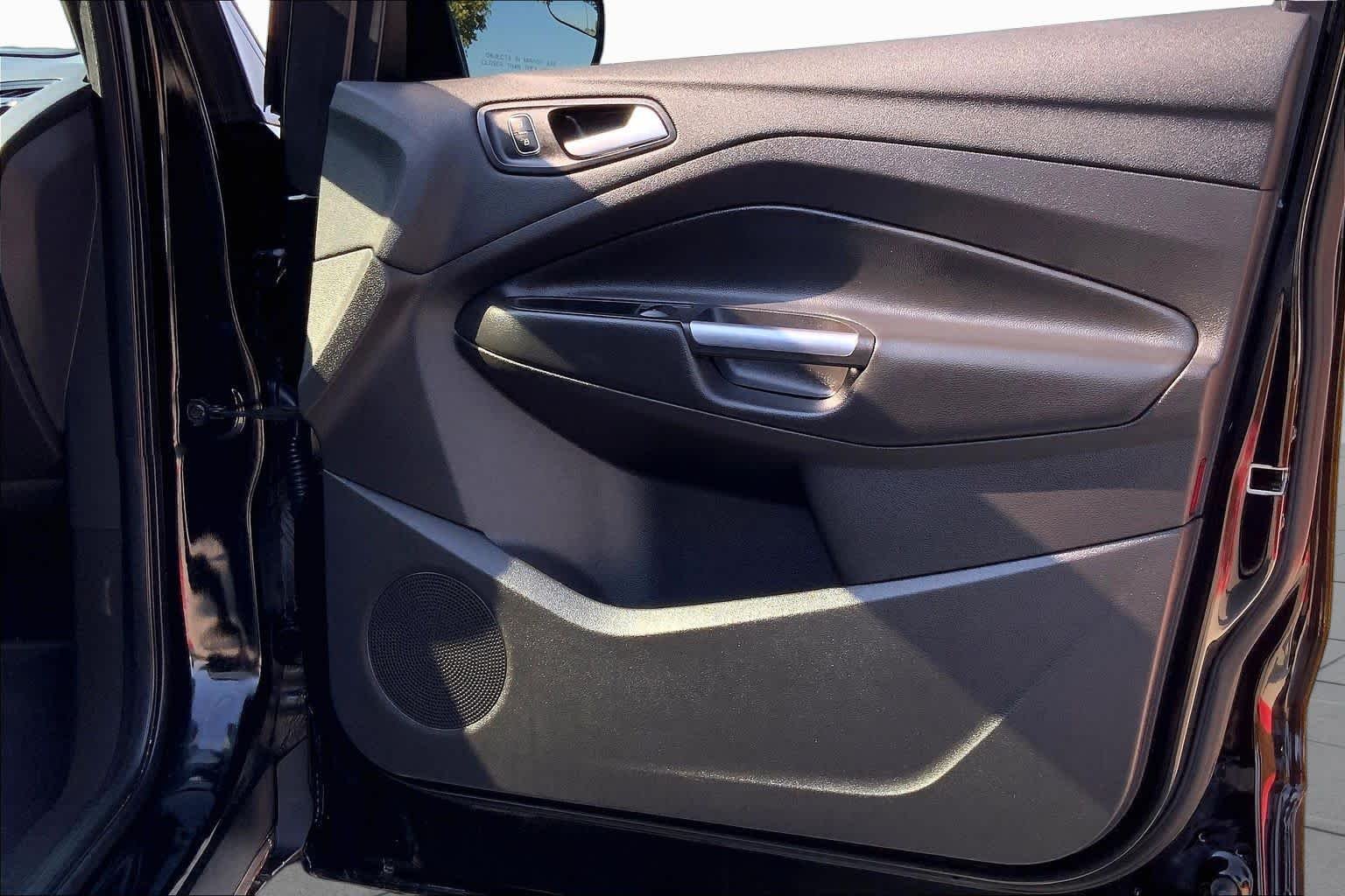 Used 2018 Shadow Black Ford SE image 23