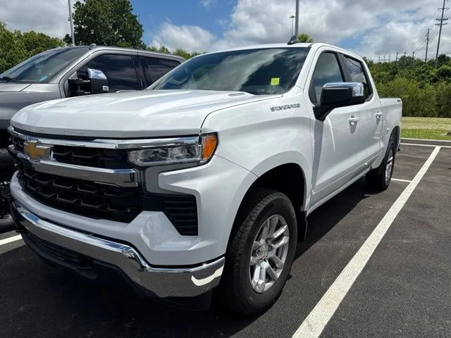 Used 2026 Summit White Chevrolet LT image 2