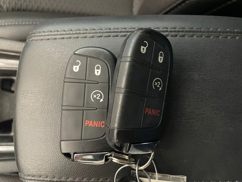 Used 2025 Black Jeep Latitude image 18