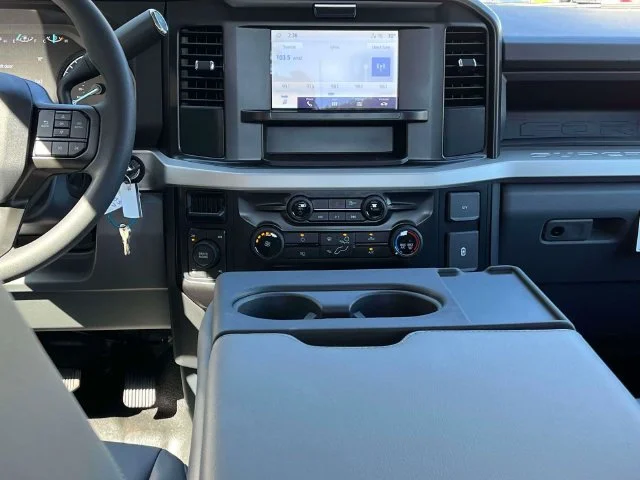 New 2027 Oxford White Ford F-350® XL image 17