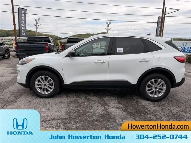 Used 2022 White Ford SE image 8