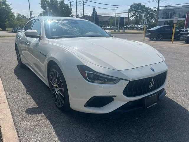 Used 2018 Bianco Maserati S Q4 GranSport image 9