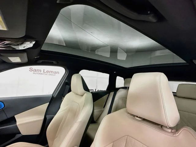 Used 2025 White BMW 30 xDrive image 21