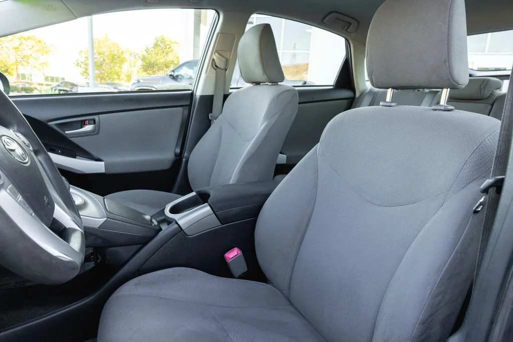Used 2012 Winter Gray Metallic Toyota Base image 11