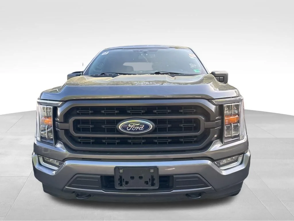 Used 2022 Gray Ford XLT image 4