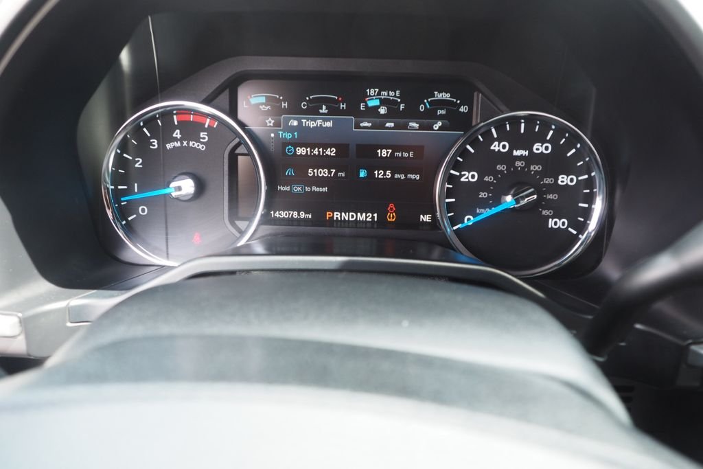 Used 2017 Black Ford Platinum image 26