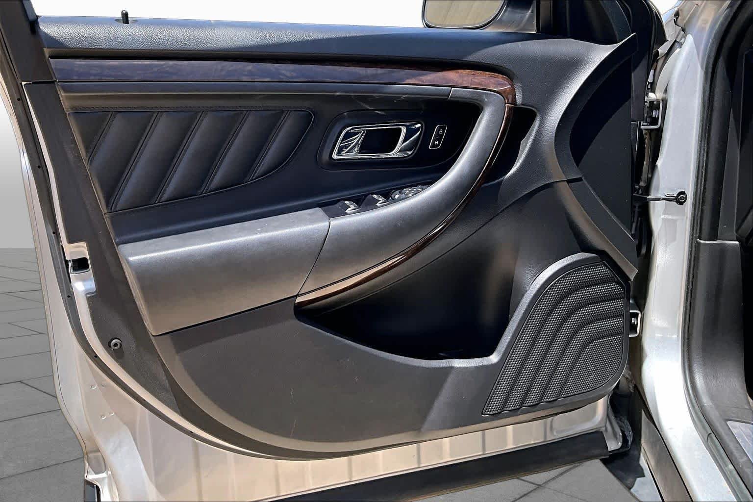 Used 2013 Ingot Silver Metallic Ford Limited image 24