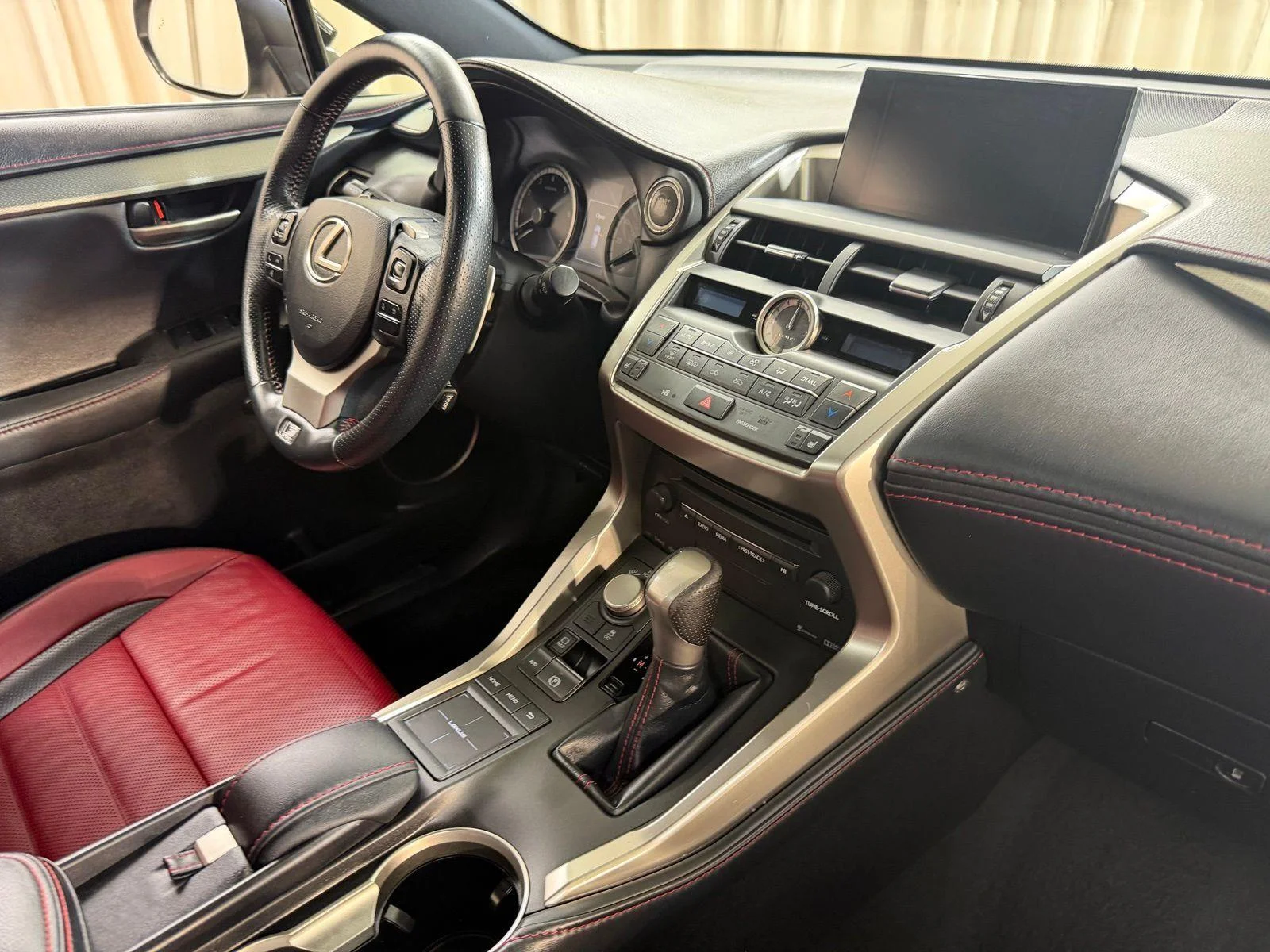 Used 2015 Atomic Silver Lexus F Sport image 43