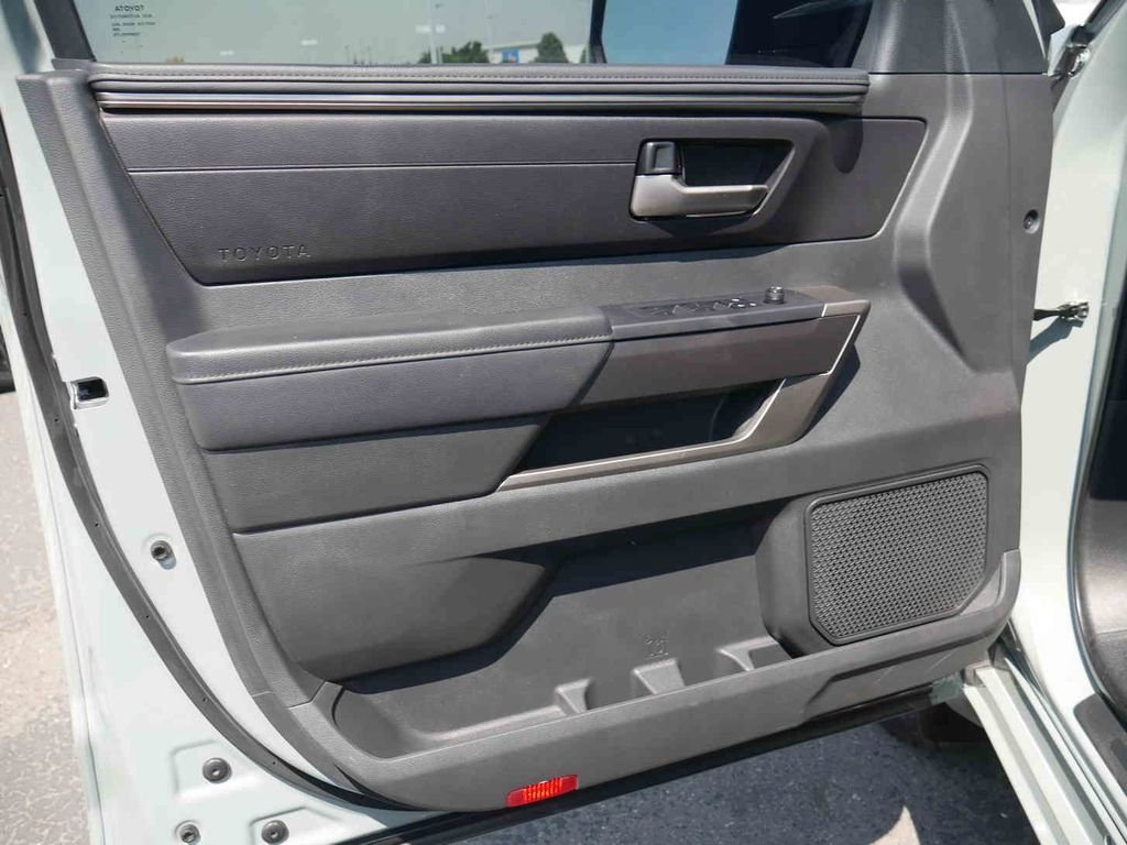 Used 2024  Toyota SR5 image 23