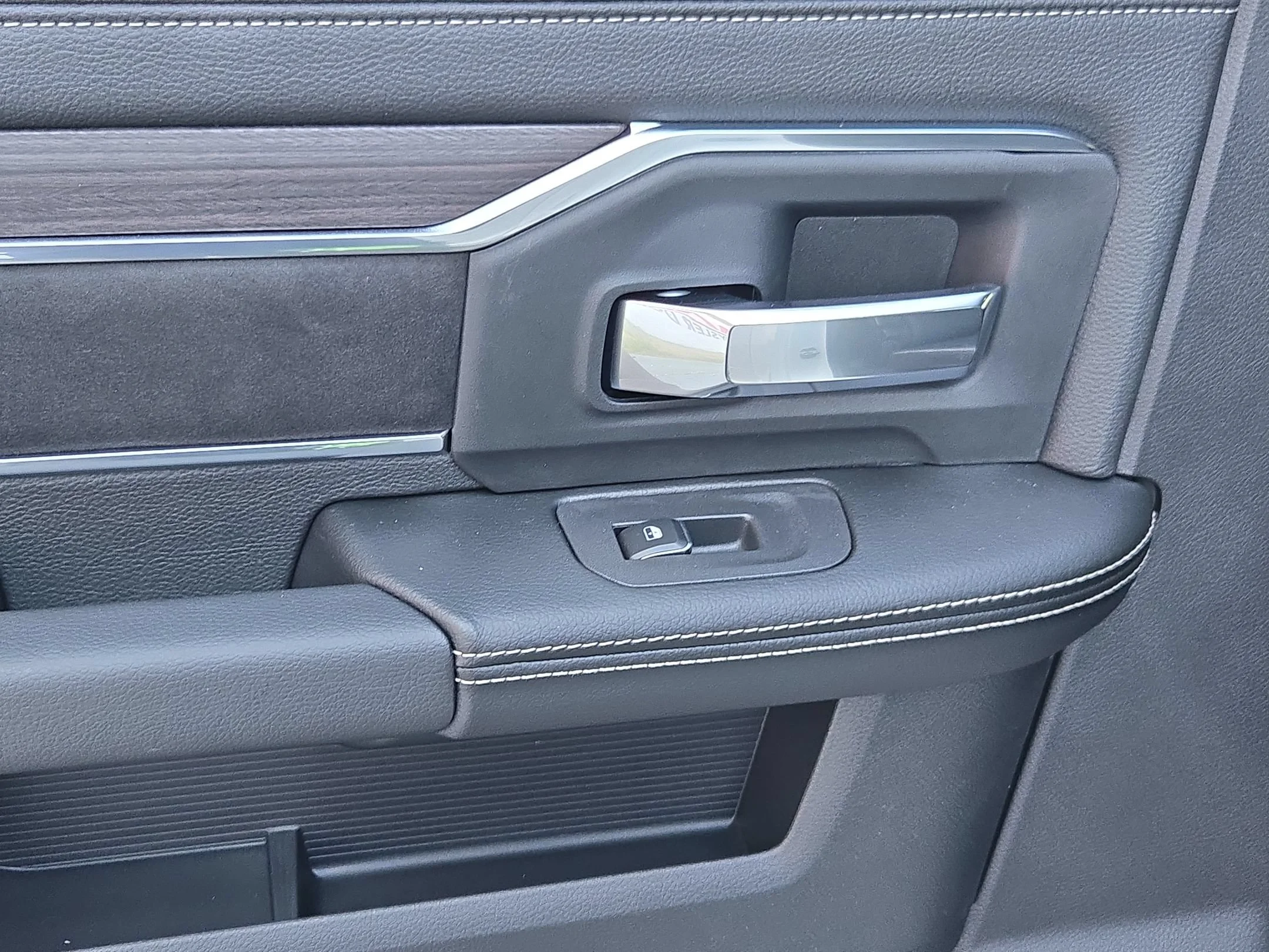 New 2026 Bright White Clearcoat Ram Laramie image 39