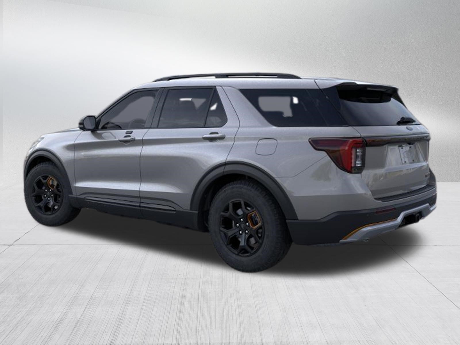 New 2026 Carbonized Gray Metallic Ford Tremor image 6