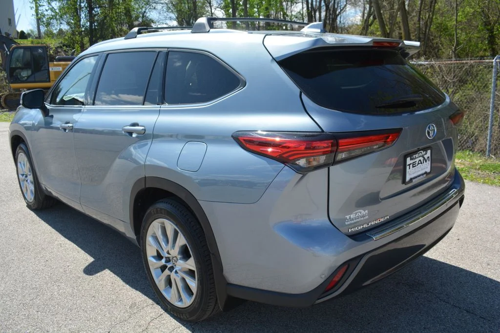 2023 Toyota Highlander Limited - Photo 7