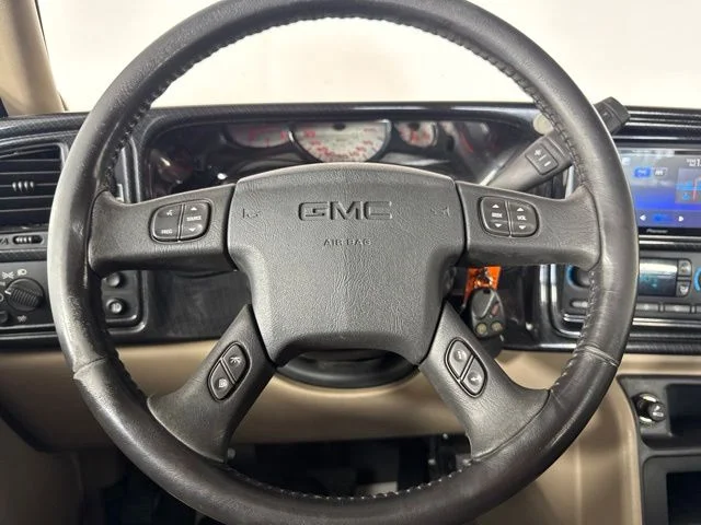 Used 2006 Olympic White GMC SLE2 image 17
