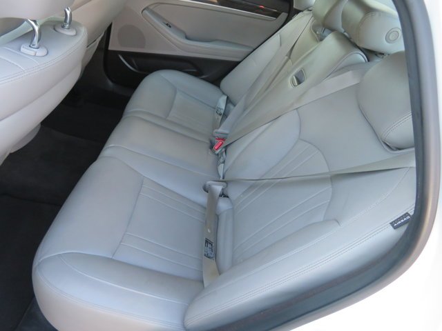 Used 2015 Casablanca White Hyundai 3.8L image 18