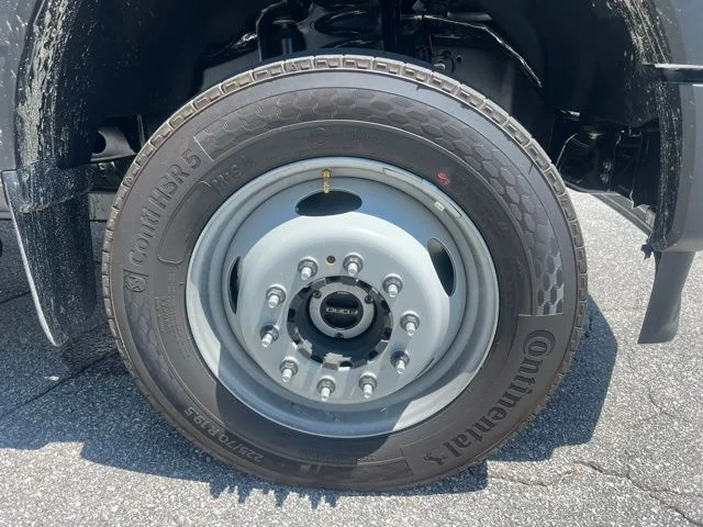 2025 Ford F-550 Super Duty Chassis Cab XL - Photo 29