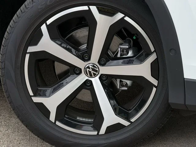 New 2026 White Volkswagen 2.0T SE image 6