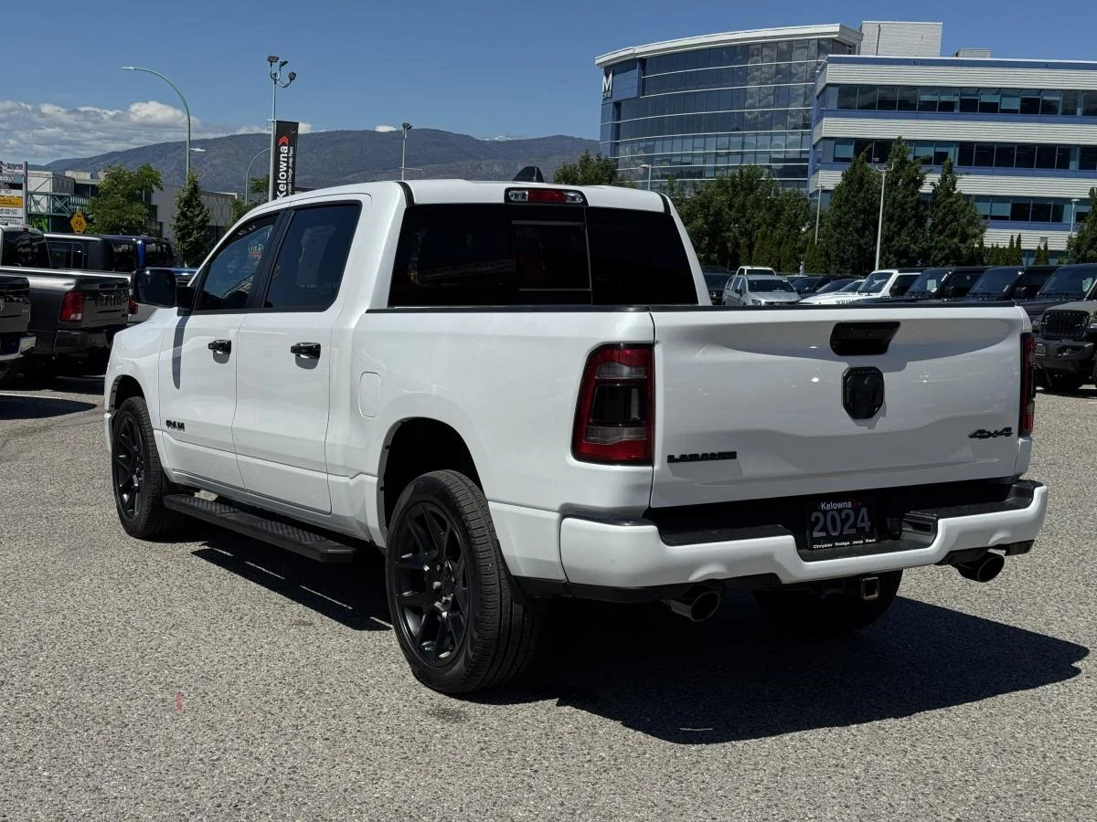 Used 2024 White RAM Laramie 4x4 Crew Cab image 9