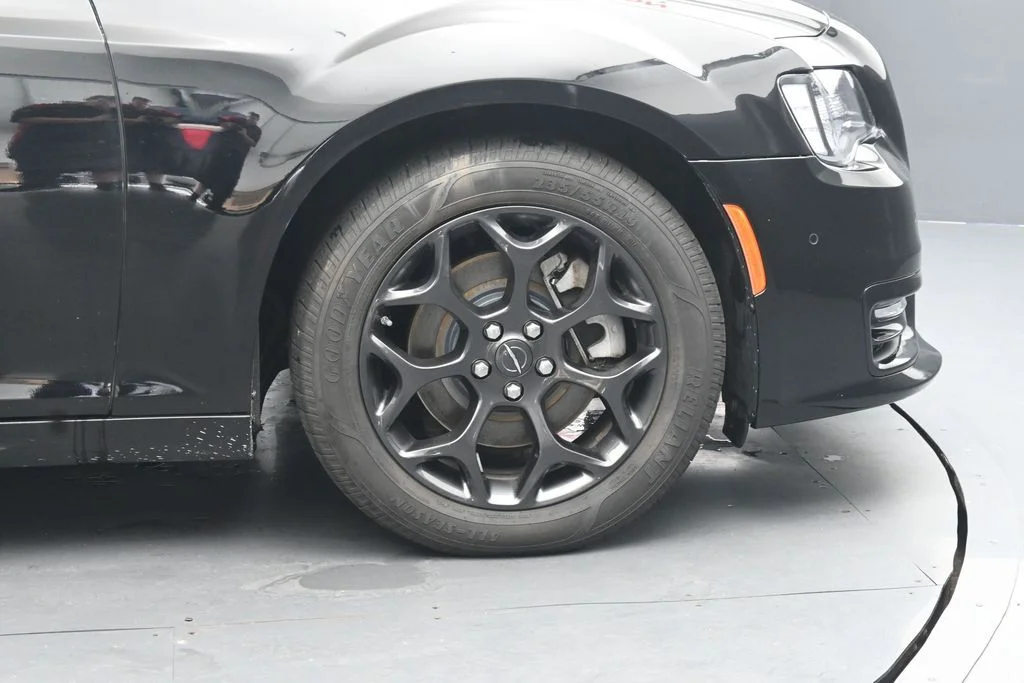 Used 2022 Black Chrysler Touring image 11
