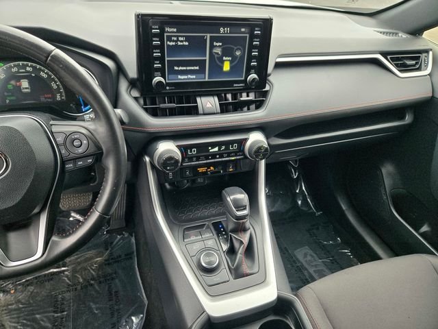 Used 2021 White Toyota SE image 17