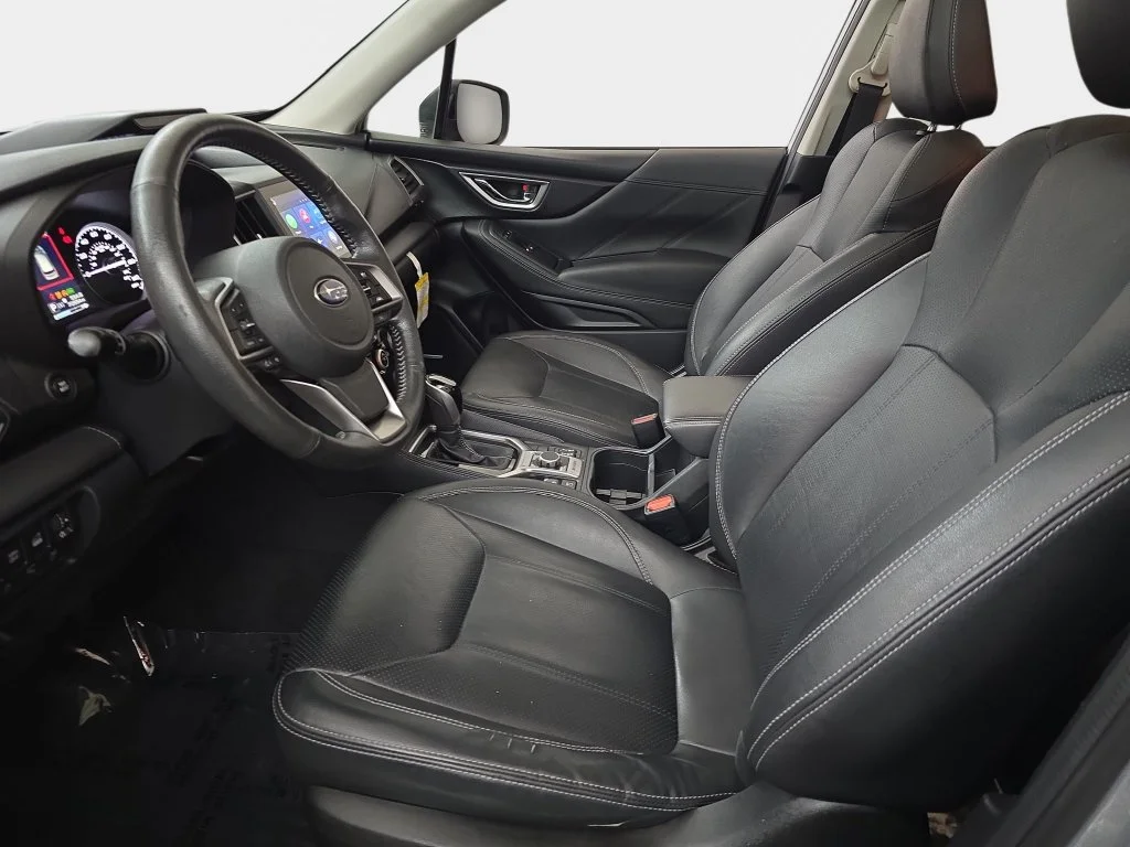 Used 2019 Silver Subaru Touring image 17